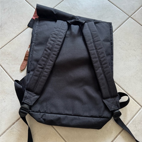 Herschel Survey Backpack - Picture 2 of 5